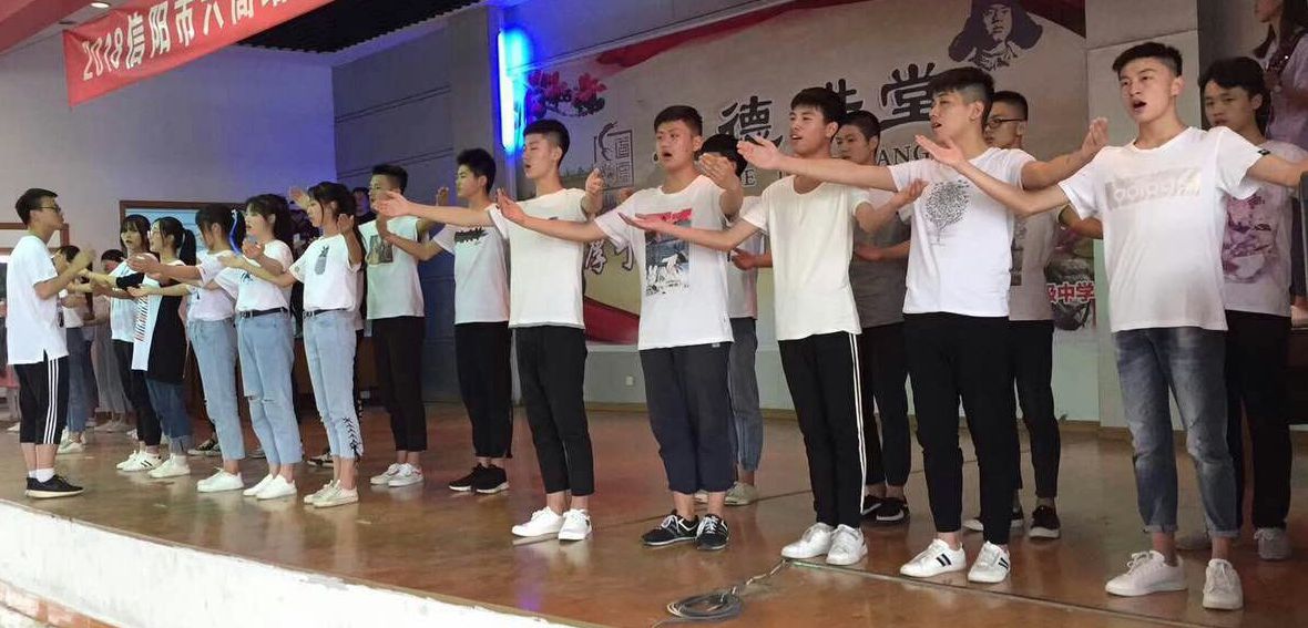 “梅花香自苦寒来”，成绩来自不易。图为经典名篇朗读训练场景.jpg
