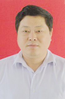 李贤军              河南省优秀教师   信阳市名校长      省学术技术带头人.jpg